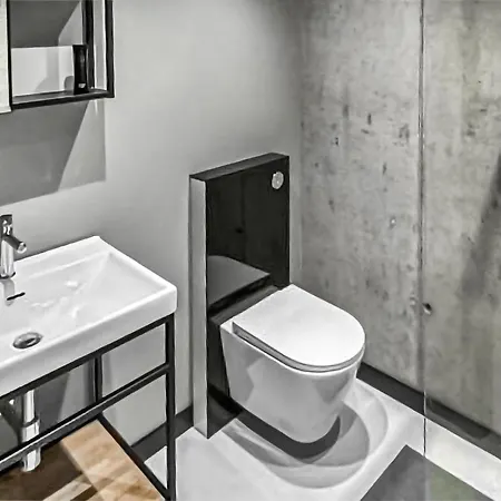 2 Bedroom Cozy In Dom wakacyjny *