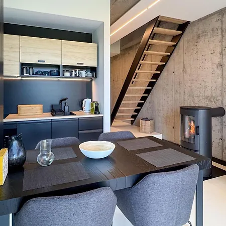 2 Bedroom Cozy In Dom wakacyjny Lokciowe