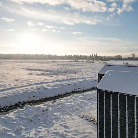 Дом отдыха 2 Bedroom Cozy In *