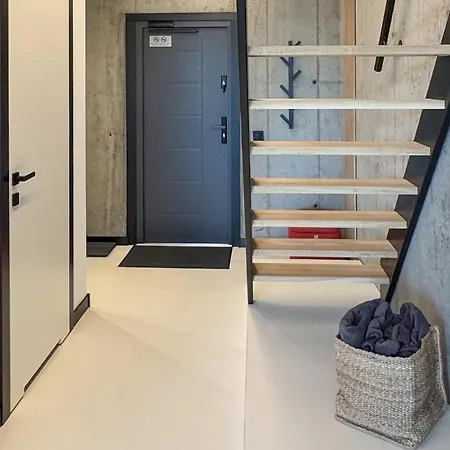 2 Bedroom Stunning In *