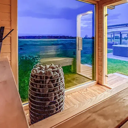 Dom wakacyjny 2 Bedroom Cozy In *